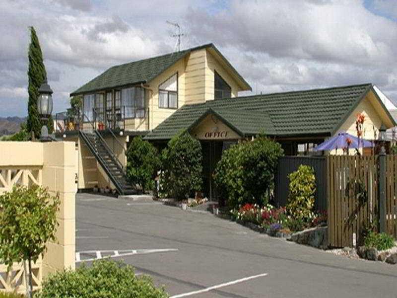 Colonial Motel Бленхайм Екстериор снимка